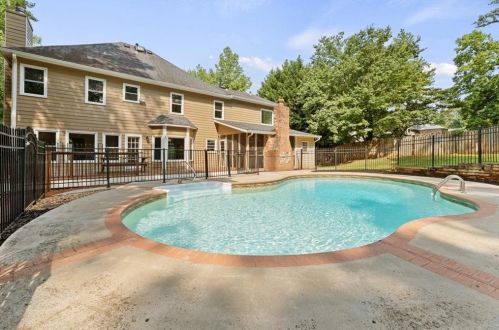 1795 Benningfield Dr, Marietta, GA 30064-4839