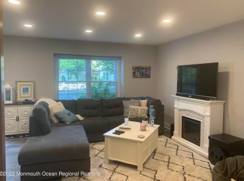 28 Berkeley Pl, Tinton Falls NJ  07724-2534 exterior