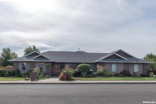 1611 Mountain Dr, Stayton, OR 97383-1489