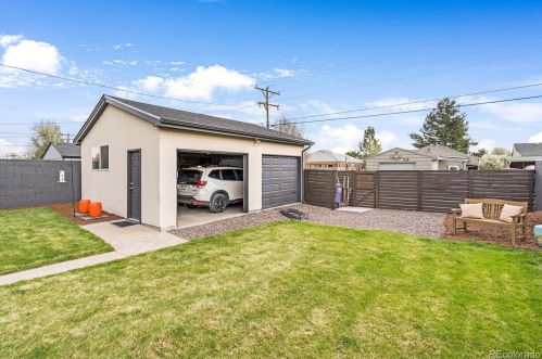 2800 Poplar St, Denver CO  80207-2945 exterior