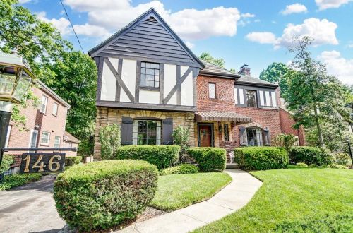 146 Crestmont Ln, Cincinnati, OH 45220-1816