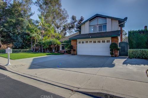 1795 Deerwood Dr, Fullerton, CA 92833-4811