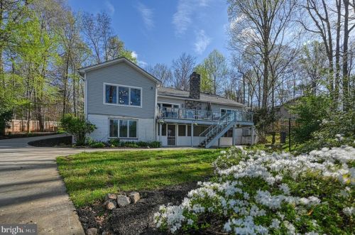 3520 Cottage Ln, Bumpass, VA 23024-9669