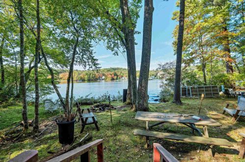 17 Chestnut St, Belmont, NH 03220-3842