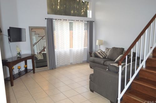 1101 Joshua Tree St, Colton, CA 92324-8474
