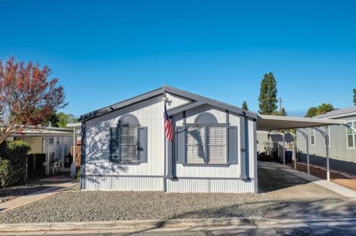 99 Sir Galahad Dr, Riverside, CA 92507-6923