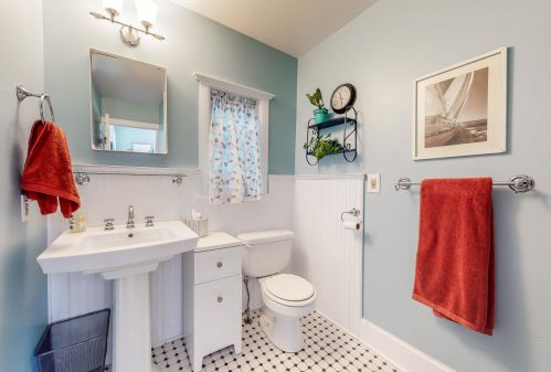 170 Charles Ave, Saint Paul MN  55104-2227 exterior
