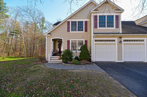 19 Cortland Ave, Stratham, NH 03885-6537