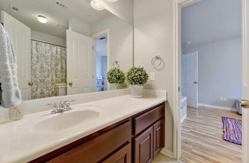 8200 Alophia Dr, Austin TX  78739-1998 exterior