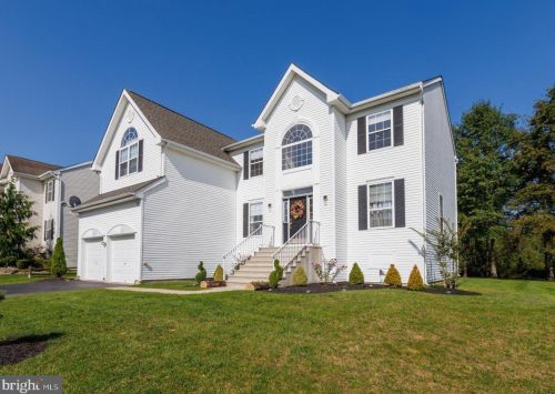 80 Greenbrook Dr, Columbus, NJ 08022-2324