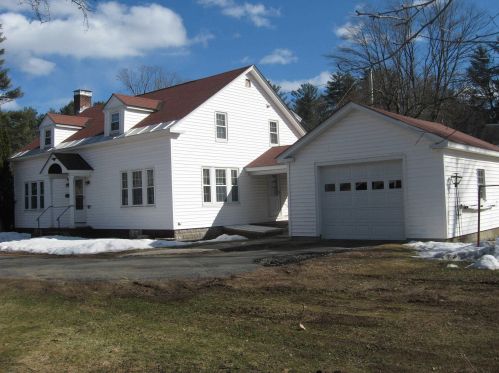 13 Grand St, Unity, NH 03743-2417