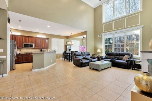 19 Carleton Dr, East Freehold NJ  07728-9273 exterior