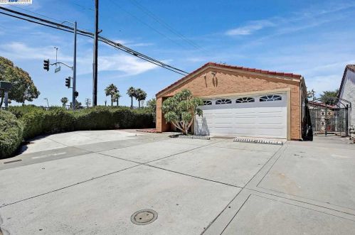 1109 Spiro Dr, San Jose, CA 95116-3372