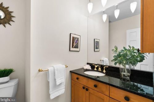 1118 Dl Dr, Silver Spring MD 20910-1601 exterior