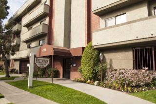 4333 Stern Ave, Van Nuys CA  91423-5201 exterior