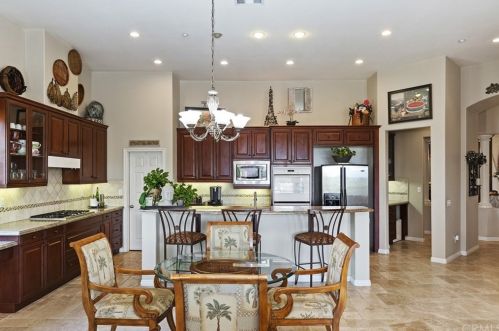 7565 Sun Blossom Ct, Riverside CA  92508-6627 exterior