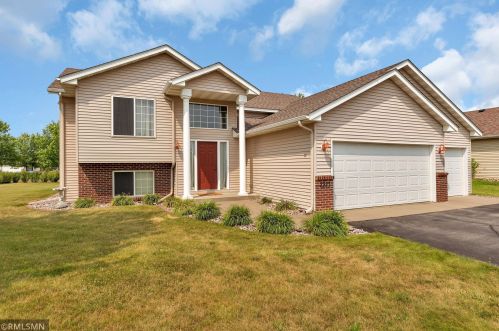 2327 Vermont Dr, Sartell, MN 56377-4542
