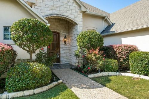 917 Amanda Dr, Midlothian, TX 76063-3401