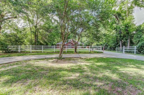 11984 Sleepy Hollow Rd, Conroe, TX 77385-6190