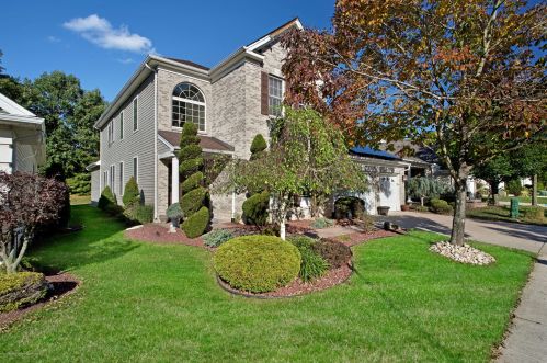 27 Crooked Stick Rd, Jackson Twp, NJ 08527-4032
