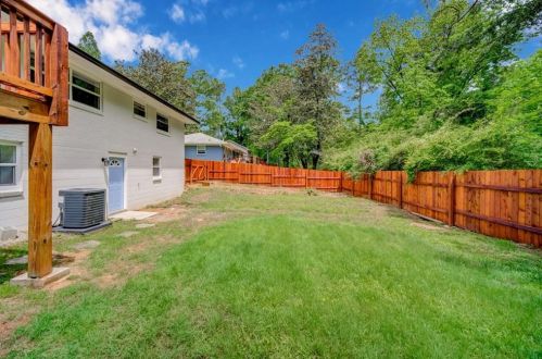 2574 Lancaster Dr, Atlanta GA  30344-2329 exterior