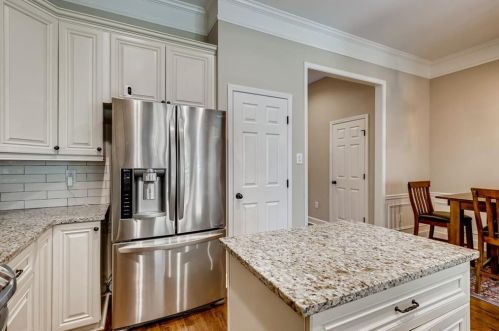 5569 High Point Rd, Atlanta GA  30342-5038 exterior