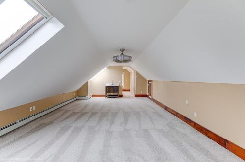 28 Rhode Island Ave, Middletown RI  02840-2607 exterior