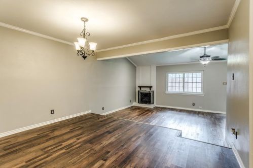 2706 Meadowstone Ct, Carrollton TX  75006-4761 exterior