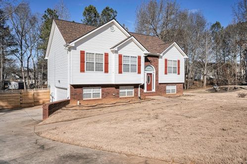95 Rock Wood Ct, Porterdale, GA 30016-8841