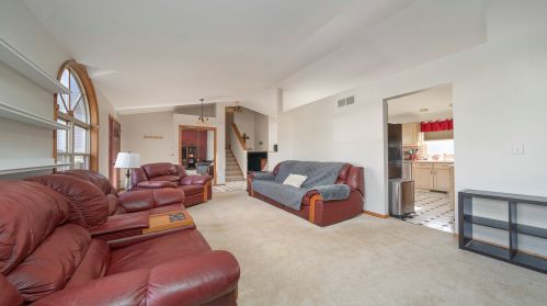 6957 Nestlewood Dr, The Ledges, IL 61073-7104