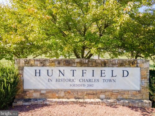 179 Colonial Dr, Charles Town WV  25414-4498 exterior