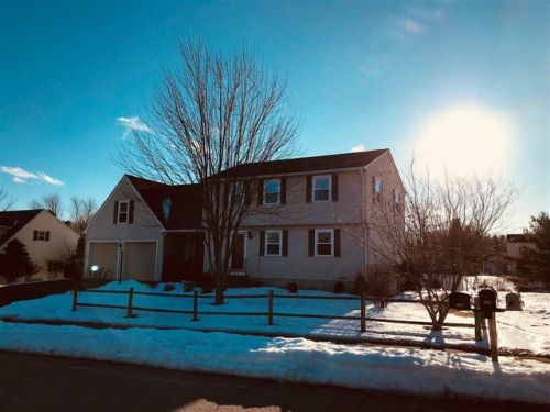 484 Stockdale Cir, Portsmouth, NH 03869-5636