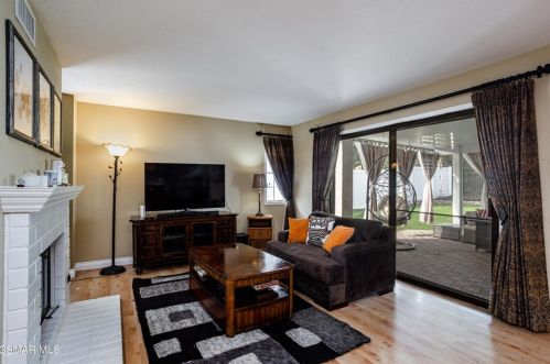 865 Links Vw Dr, Simi Valley CA 93065-6661 exterior