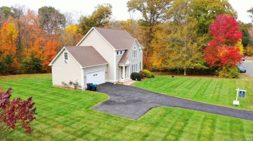 85 Nutmeg Cir, Colchester CT  06415-2314 exterior
