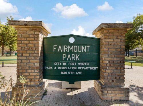 2237 6 Ave, Fort Worth TX  76110-1807 exterior