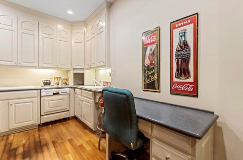 250 Cameron Ridge Dr, Atlanta GA  30328-4709 exterior