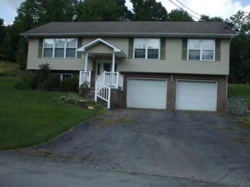 206 Skyview Dr, Beckley WV  25801-2152 exterior