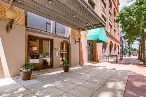 509 Elm St, Dallas TX  75202-3303 exterior