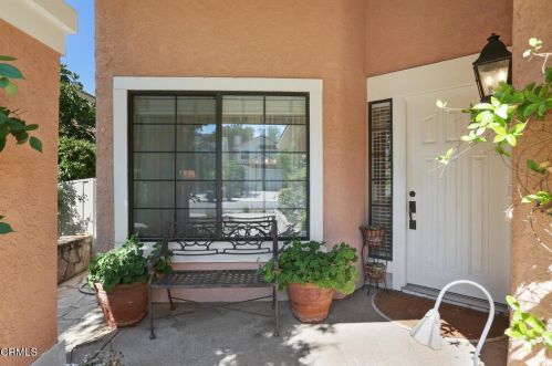 4211 Lost Springs Dr, Calabasas, CA 91301-5328