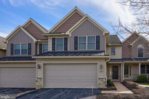 160 Fieldcrest Ln, Ephrata PA  17522-2925 exterior