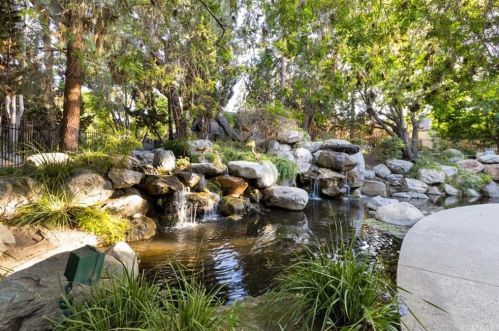 2516 Macarthur Blvd, Santa Ana CA  92704-7132 exterior