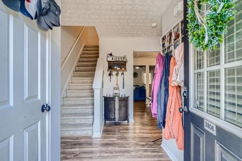 2806 Valley Green Dr, Gainesville, GA 30504-8274