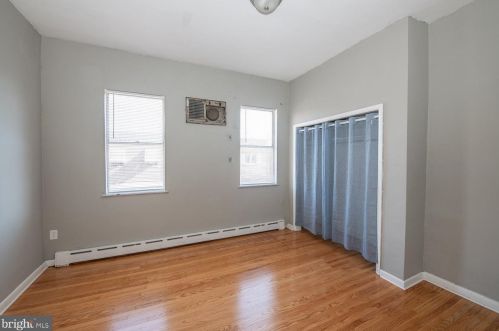 2228 13 St, Philadelphia PA  19133-1009 exterior