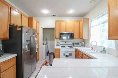 1066 Wass St, Tustin, CA 92780-2854