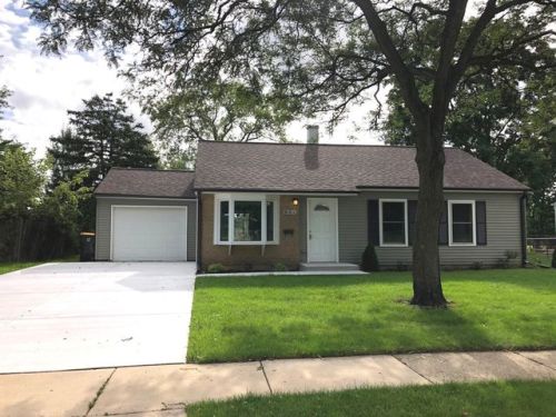 801 Parkside Cir, Streamwood, IL 60107-1651