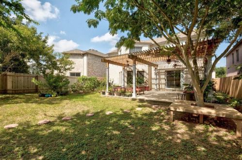 11217 Blairview Ln, Austin TX  78748-3964 exterior