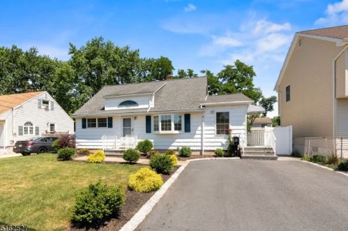 39 Hancock Pl, Iselin, NJ 08830-1312