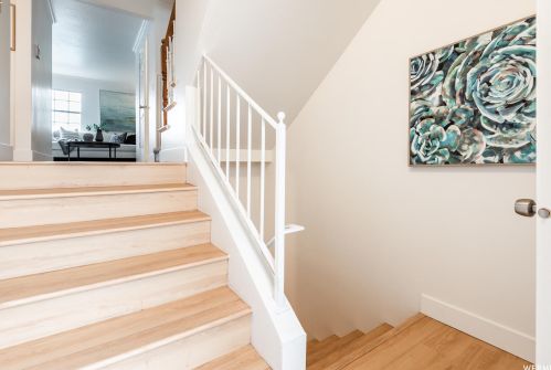 8272 Williamsburg Park Cir, Sandy UT 84070-0517 exterior