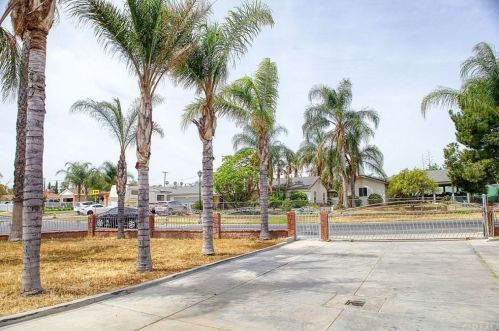 9435 Philbin Ave, Riverside CA  92503-8616 exterior