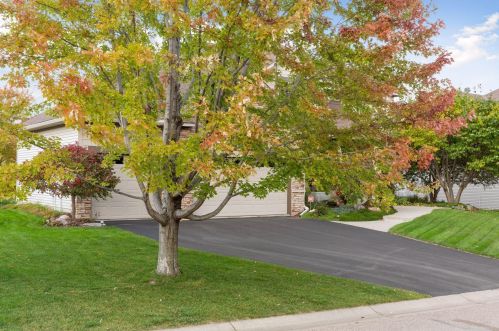 1639 Isabella Pkwy, Chaska, MN 55318-3214